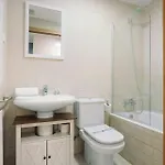 Apartment Lina By Cardi Suites. Escarrilla