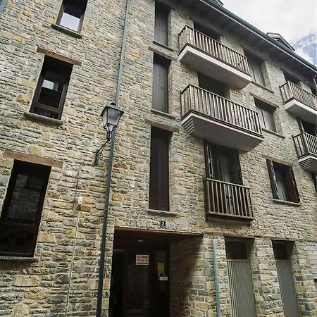 Lina By Cardi Suites. Appartement
