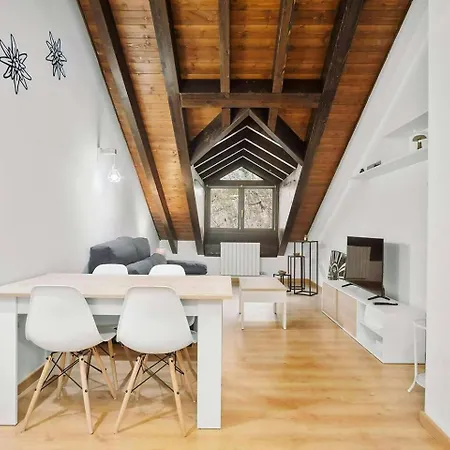 Lina By Cardi Escarrilla