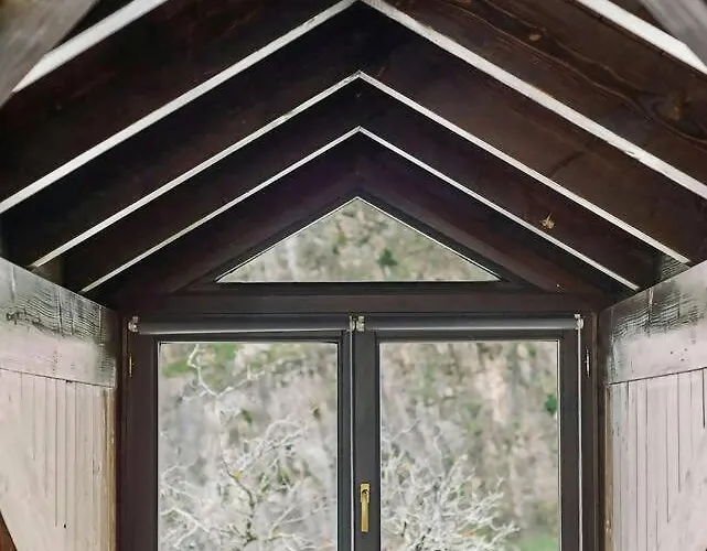 公寓 Lina By Cardi Suites.