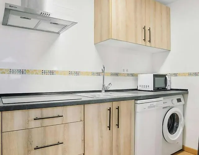 Lina By Cardi Suites. 伊斯卡日拉