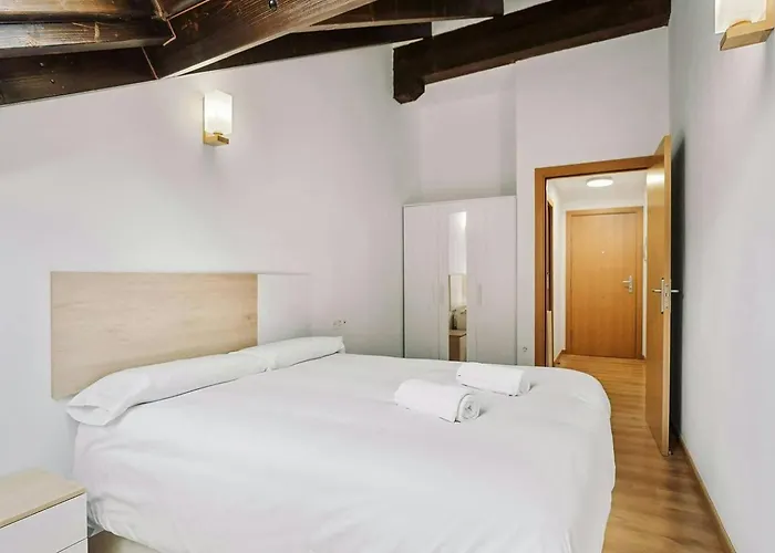 Lina By Cardi Suites. 伊斯卡日拉